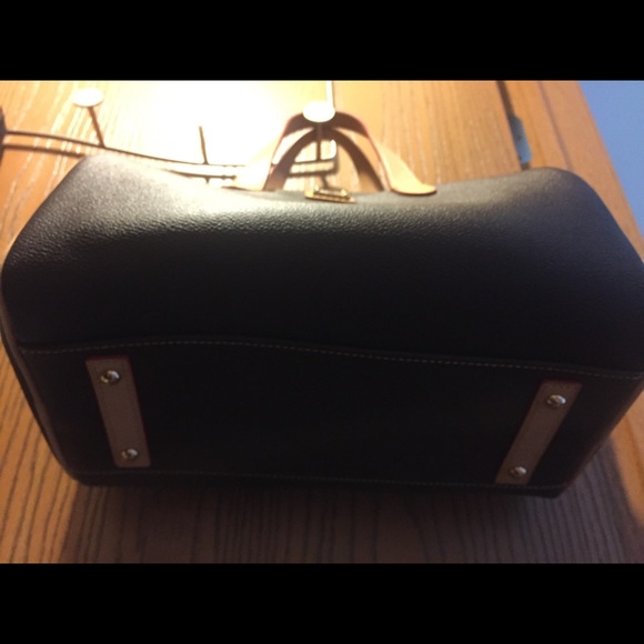 #15-Dooney bag only used a couple times. Authentic - Picture 4 of 6